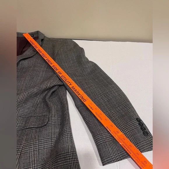 Tommy Hilfiger Classic Gray Plaid Men's Blazer, Sport Coat Jacket - Picture 14 of 16